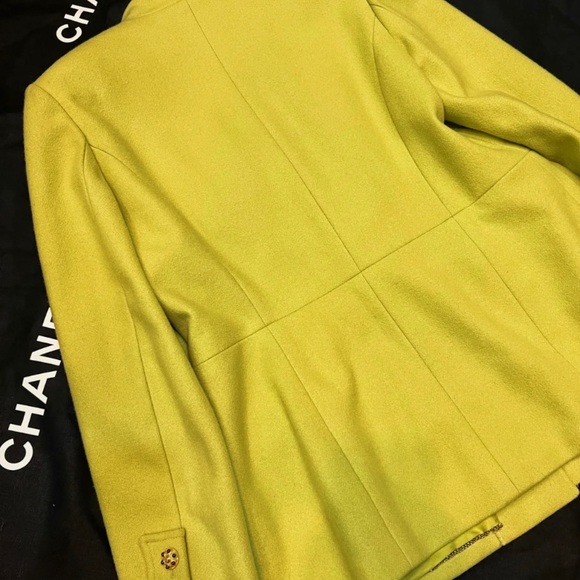 Chanel jacket - Picture 2 of 6